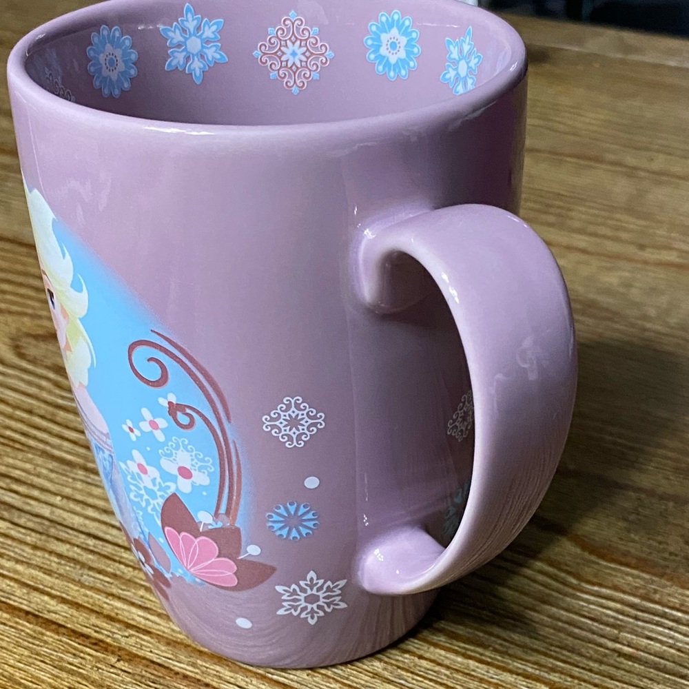 Disney’s Elsa Mug - Frozen - Picture 3 of 7